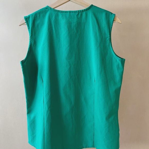 Vintage Emerald Green Sleeveless Blouse with Gold Buttons - Picture 3 of 3